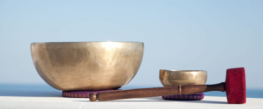 Trattamenti sonori armonici con le Campane Tibetane, Campane di cristallo, Gong e Tamburo.